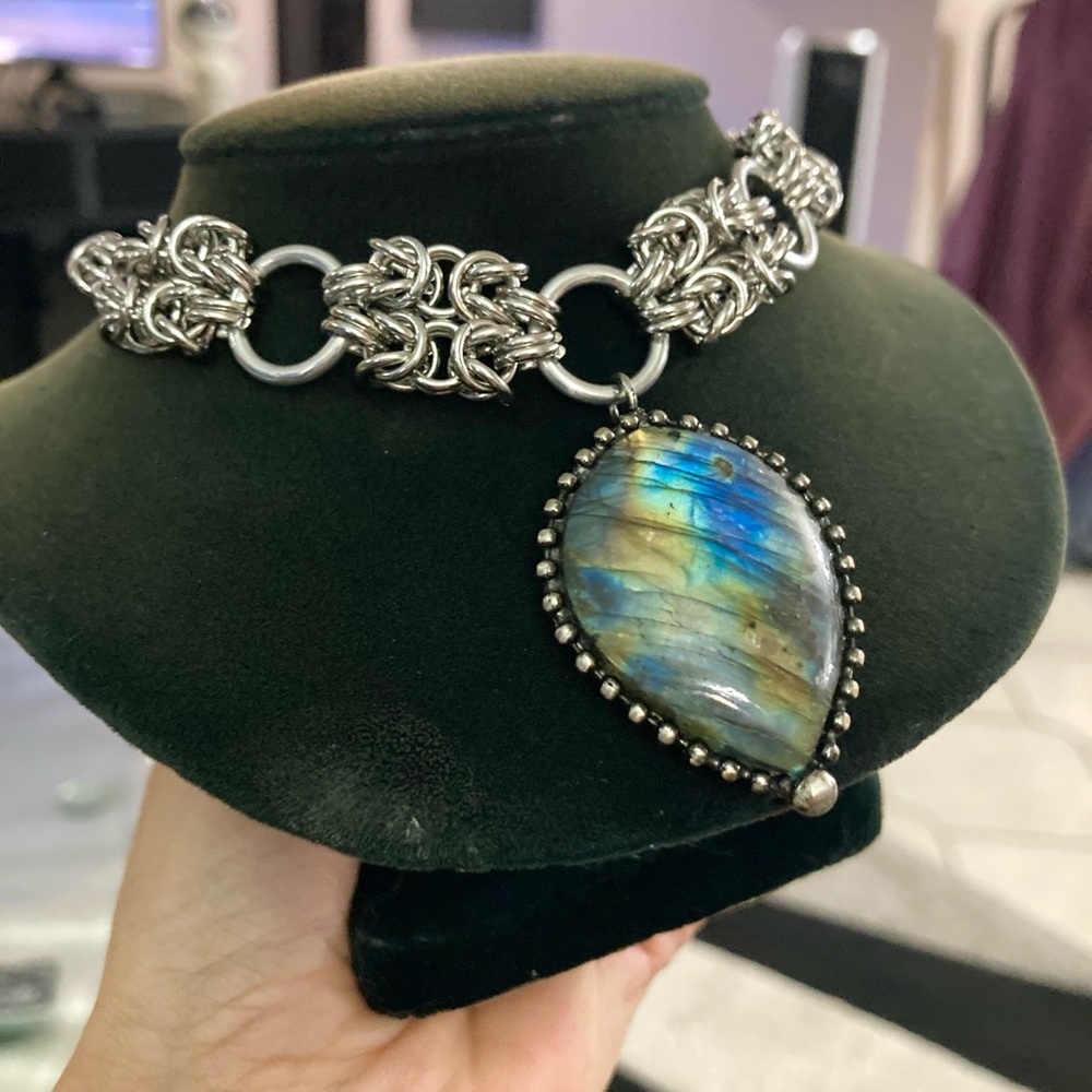 Genuine flash iridescent labradorite gemstone maille silver boho choker necklace